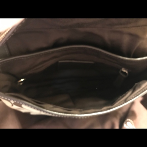 Coach purse - Picture 4 of 8